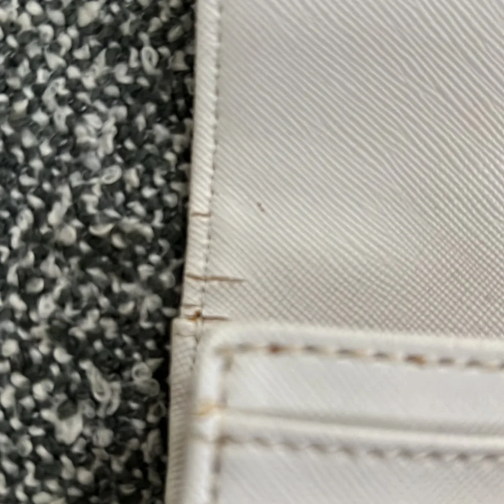 Michael Kors wallet - Picture 5 of 12